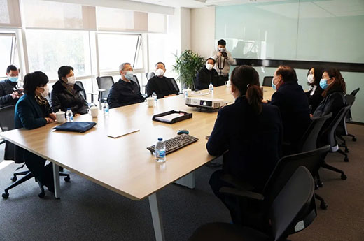 青浦戋戋长余旭峰莅临上海；；28圈调研企业防疫和复工复产事情